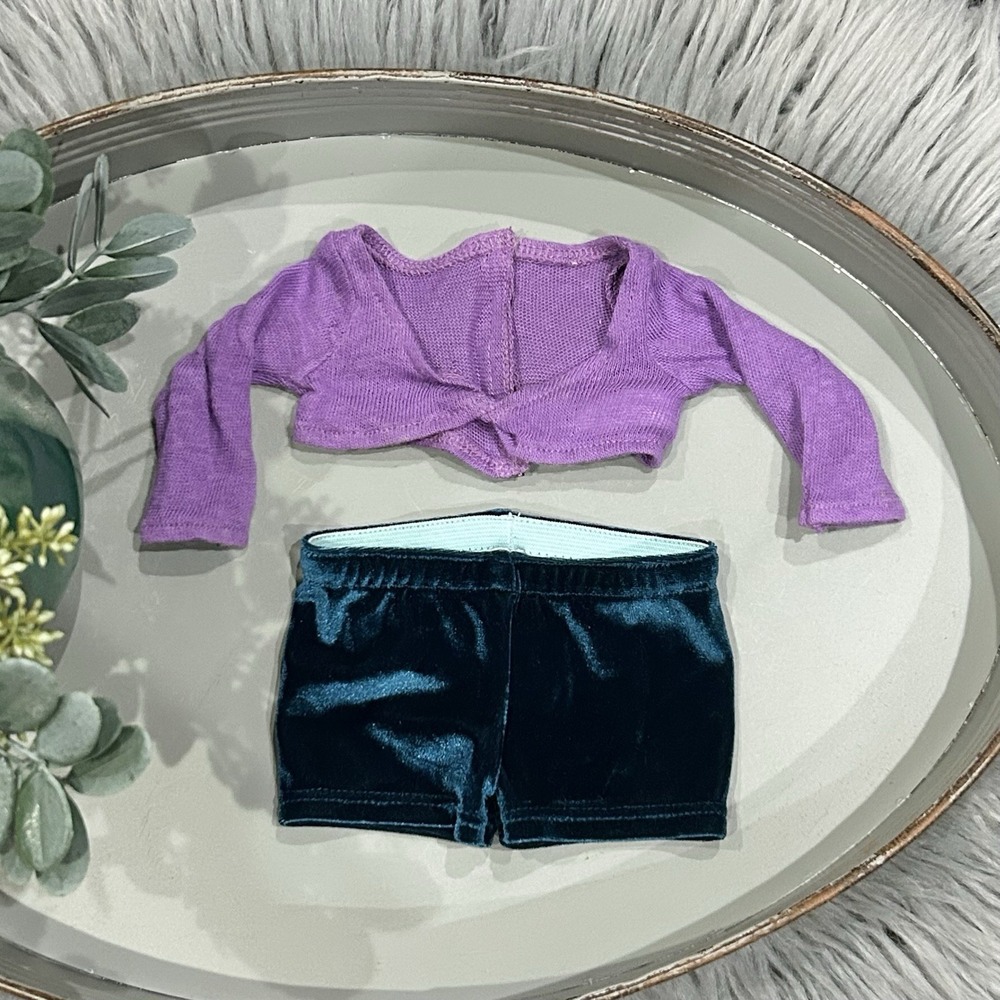 American Girl McKenna Brooks Practice‎ Clothing Outfit Sweater & Shorts 2012